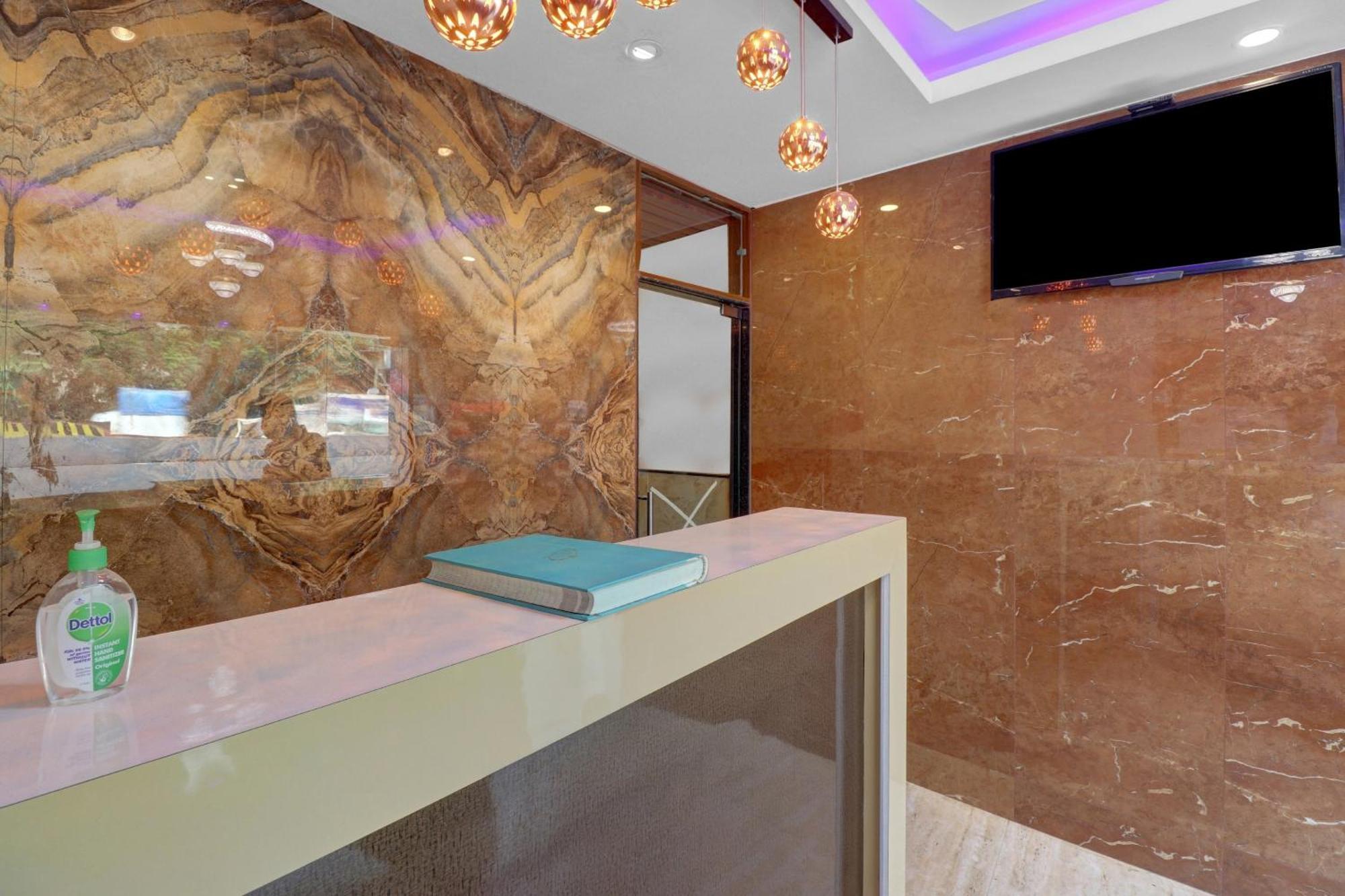 Hotel O Royal Park Мумбай Екстериор снимка
