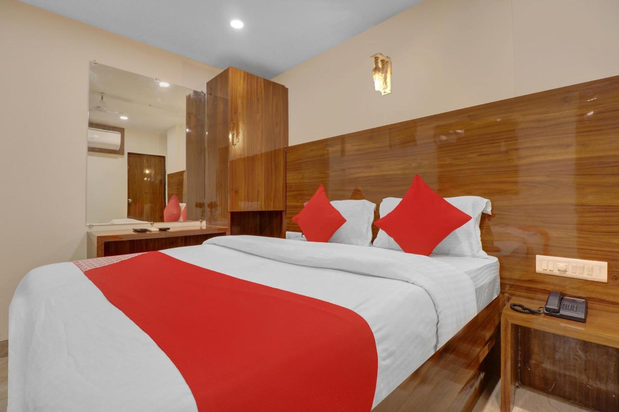 Hotel O Royal Park Мумбай Екстериор снимка